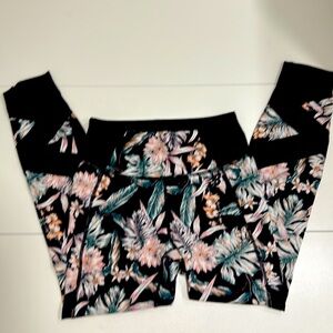 NB Tropical floral print mesh leggings. Size small.